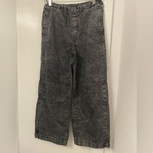 *SOLD* Women’s Black Acid Wash Cropped Jeans